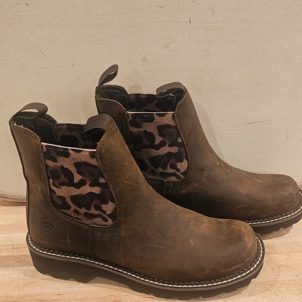 ARIAT Fatbaby Twin Gore Bootie~ brown/cheetah, distressed size10